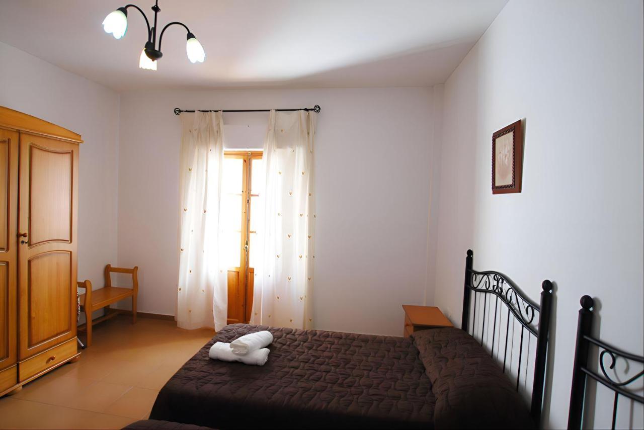 Apartamentos Garaje & Aire & Wifi & Solo Familias Y Parejas Conil De La Frontera Eksteriør billede
